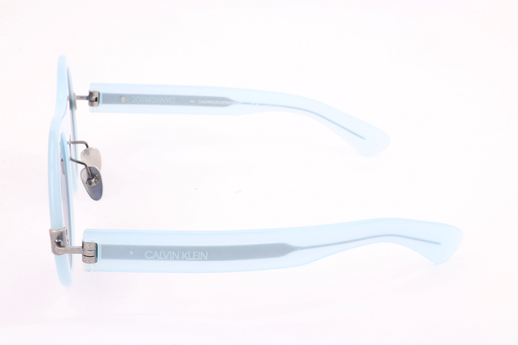 MILKY LIGHT BLUE variant third image