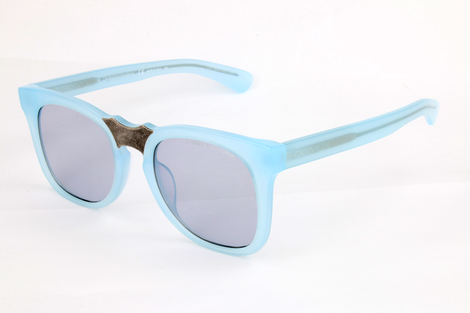 MILKY LIGHT BLUE variant second image