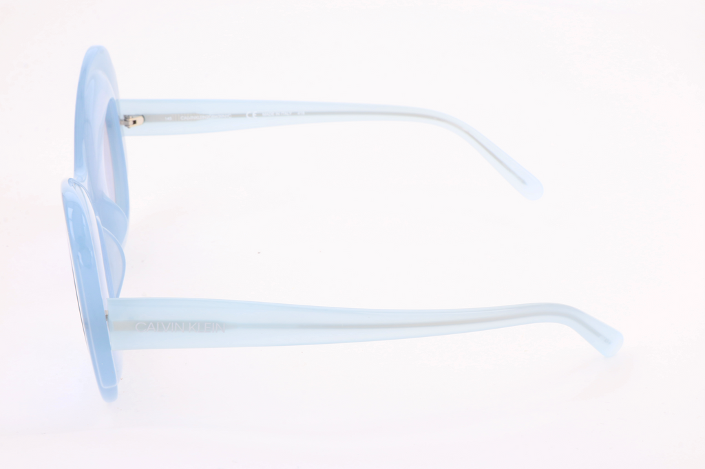 MILKY LIGHT BLUE variant third image