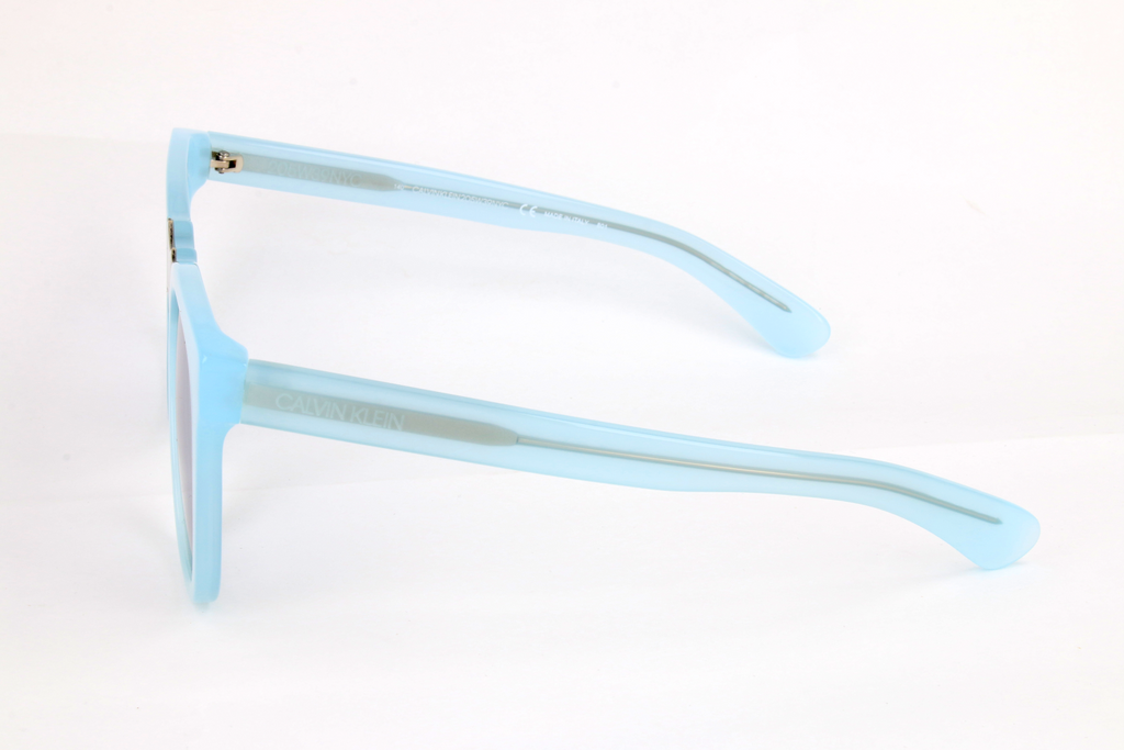 MILKY LIGHT BLUE variant third image